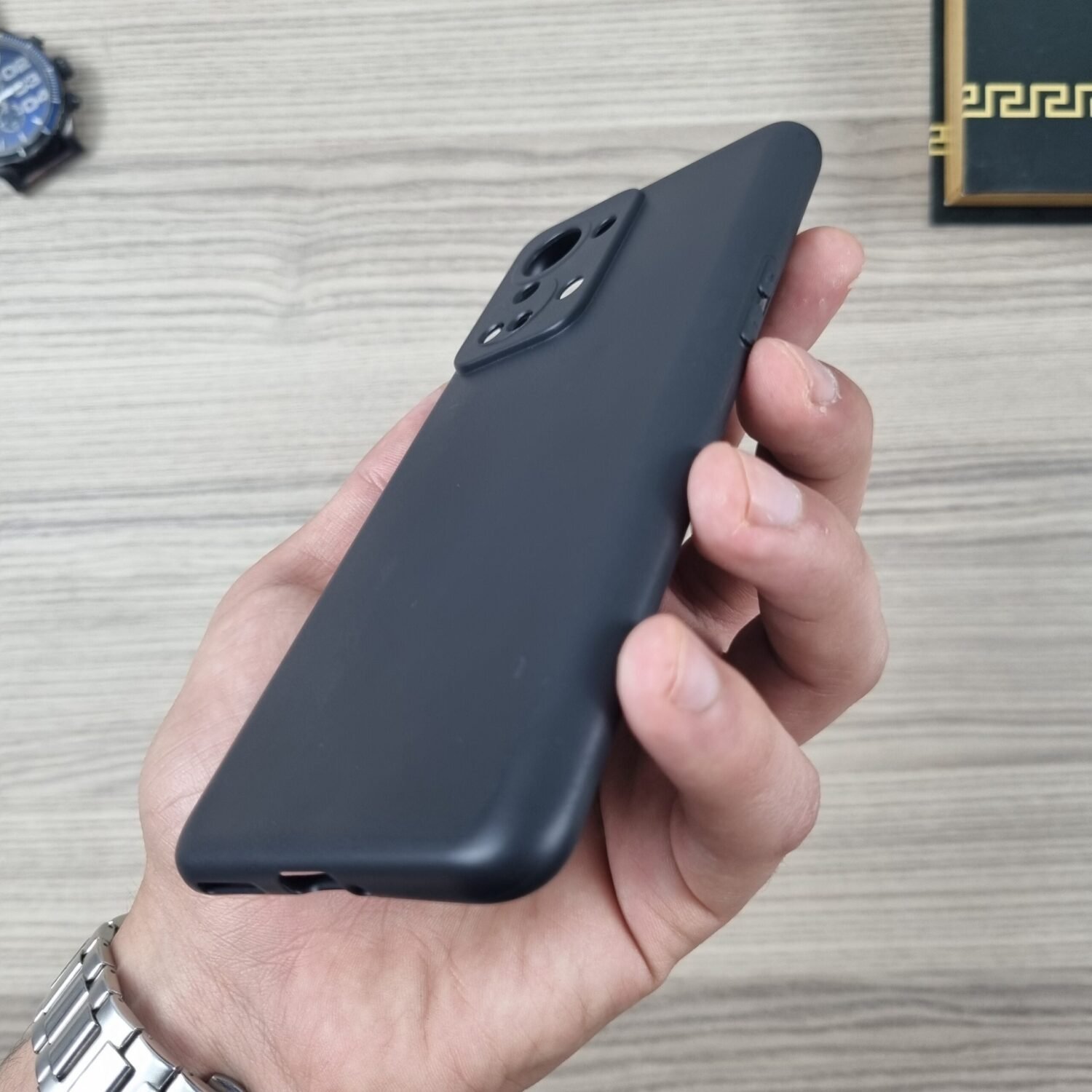 OnePlus Nord 2T - Coque en Silicone Noir Anti-Décoloration
