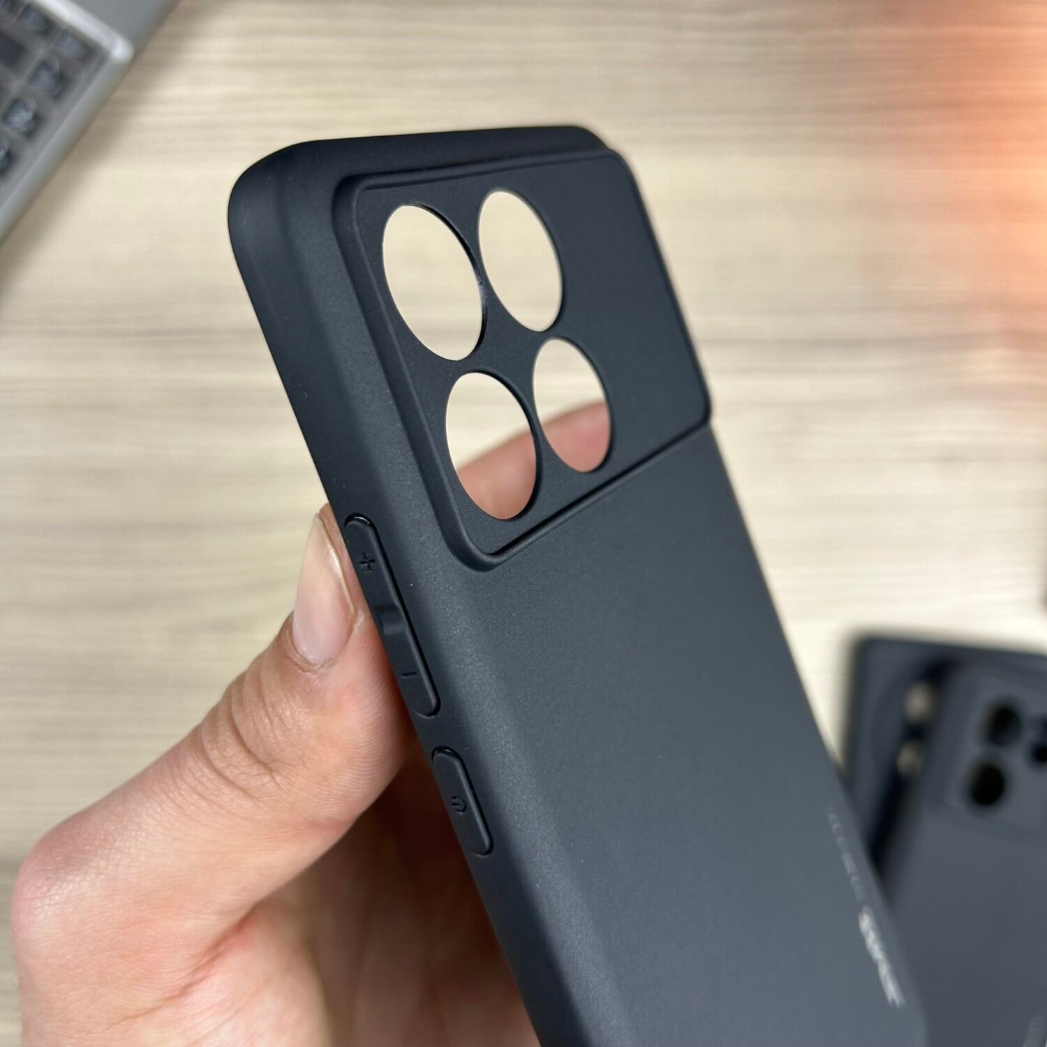 Poco F6 Pro/ Redmi K70- Coque en Silicone Noir Originale SIMEITU