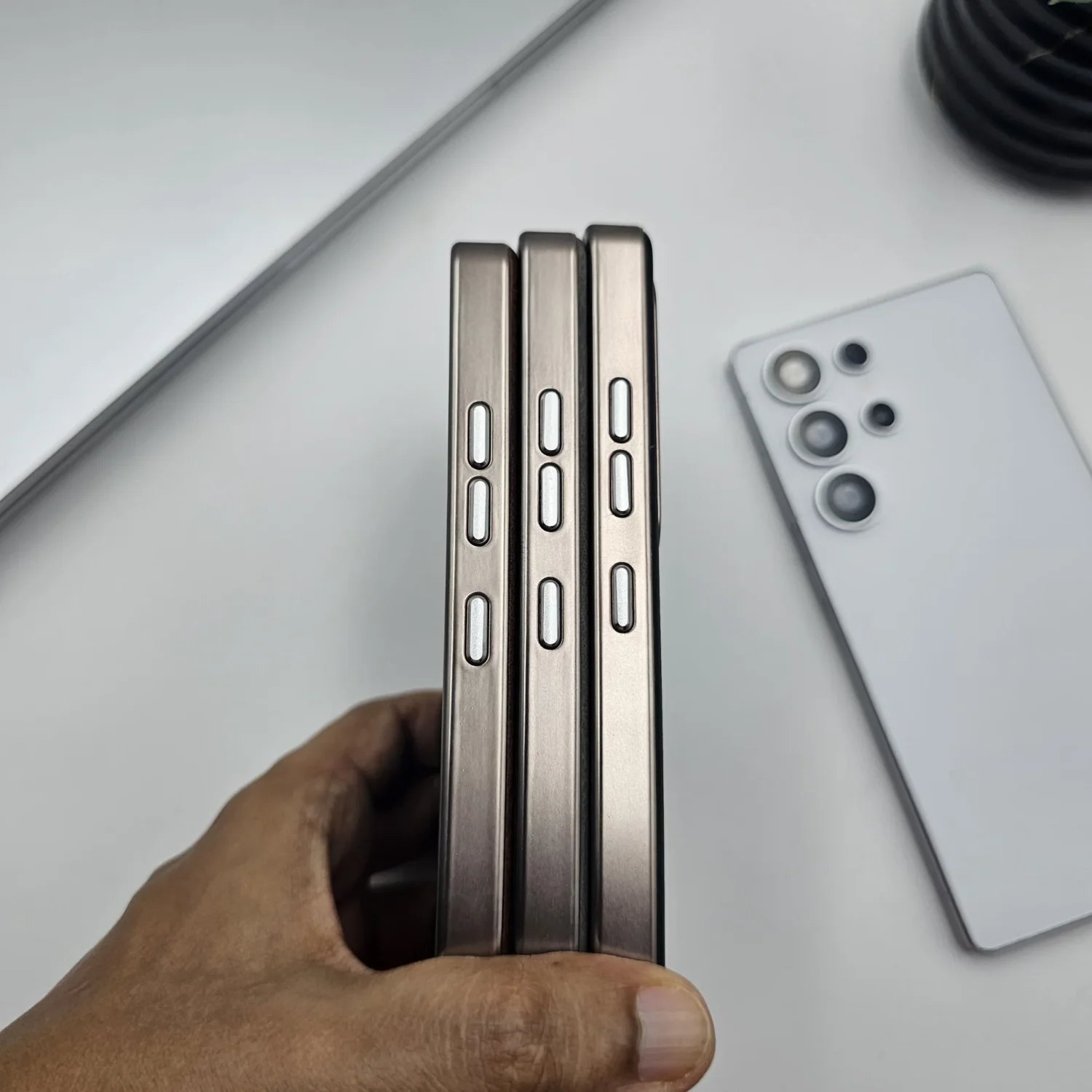 Galaxy S25 Ultra - Coque Haut De Gamme Magsafe En Cuir Pu Avec Bordure Doré