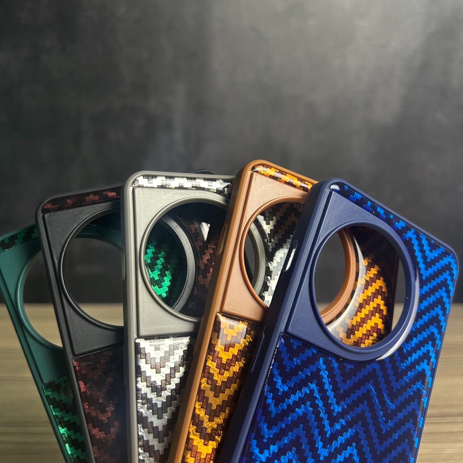 Photo 13-10-2025 9 44 37 AM OnePlus 11R / Ace 2 - Coque en silicone avec design automobile et effet fibre de carbone