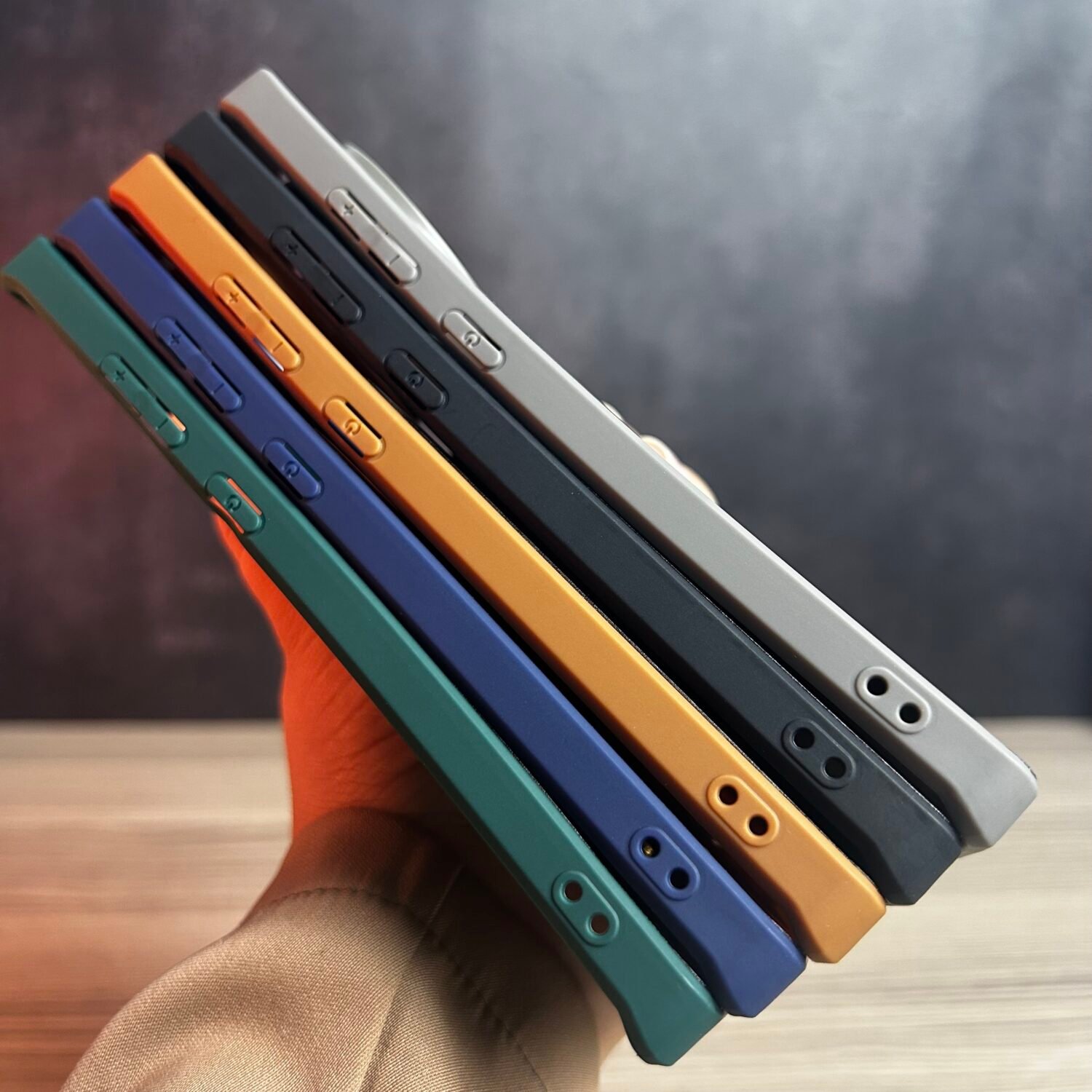 OnePlus 12R - Coque en silicone avec design automobile et effet fibre de carbone