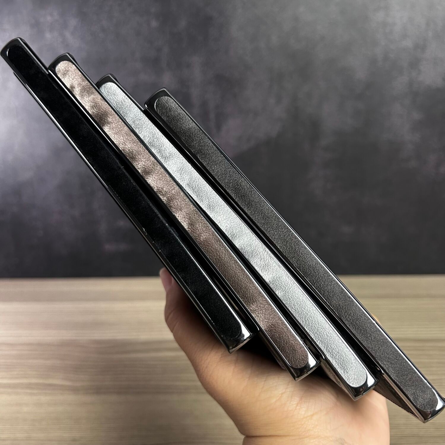 Galaxy S23 Ultra - Coque Haut de Gamme Magnétique avec Bords Chromés et Dos en Daim