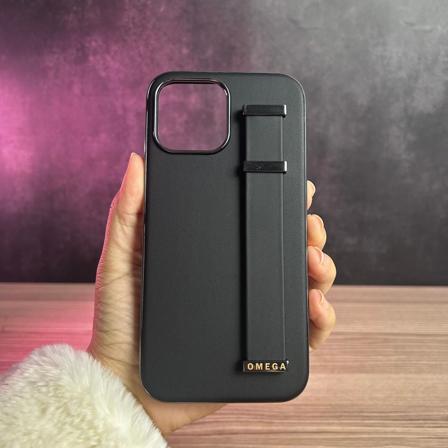 iPhone 16 Pro Max - Coque Haut De Gamme OMEGA en Cuir PU avec Poignée