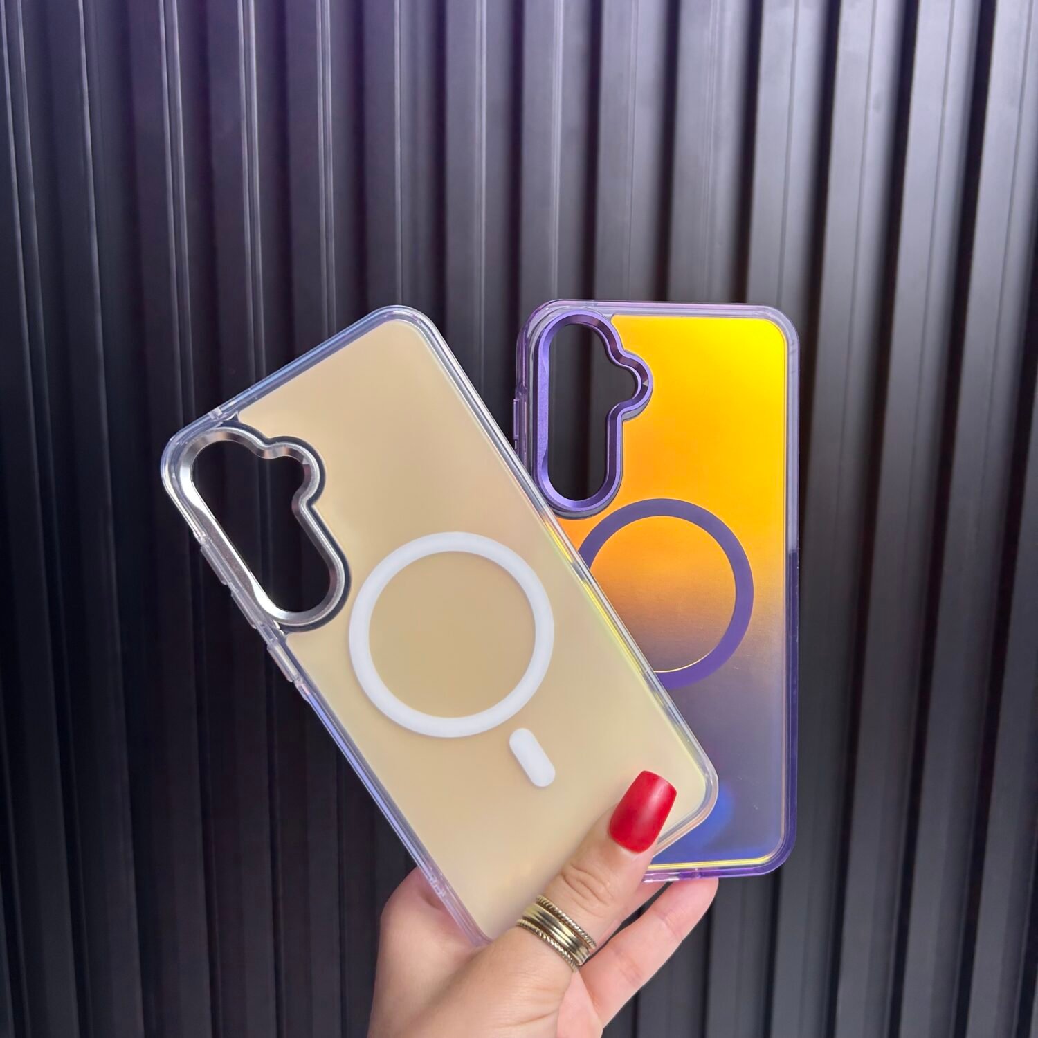 Photo 28-07-2026 9 22 57 AM Coque Magnétique Holographique Haut de Gamme avec Support