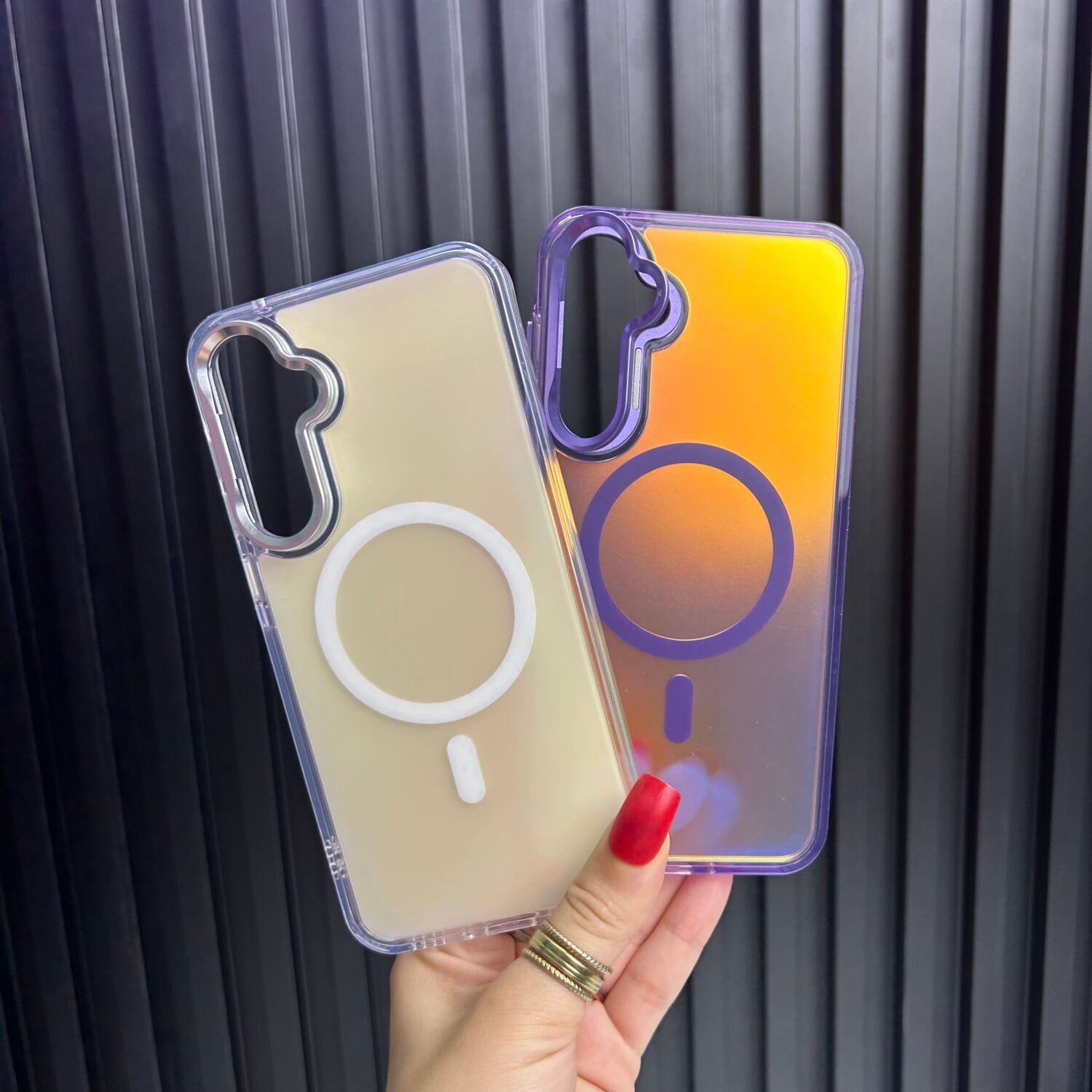 Photo 28-07-2026 9 23 20 AM Coque Magnétique Holographique Haut de Gamme avec Support