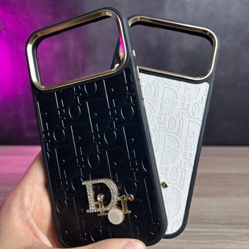 Coque Haut de Gamme avec Motifs DI0R et Finition Dorée