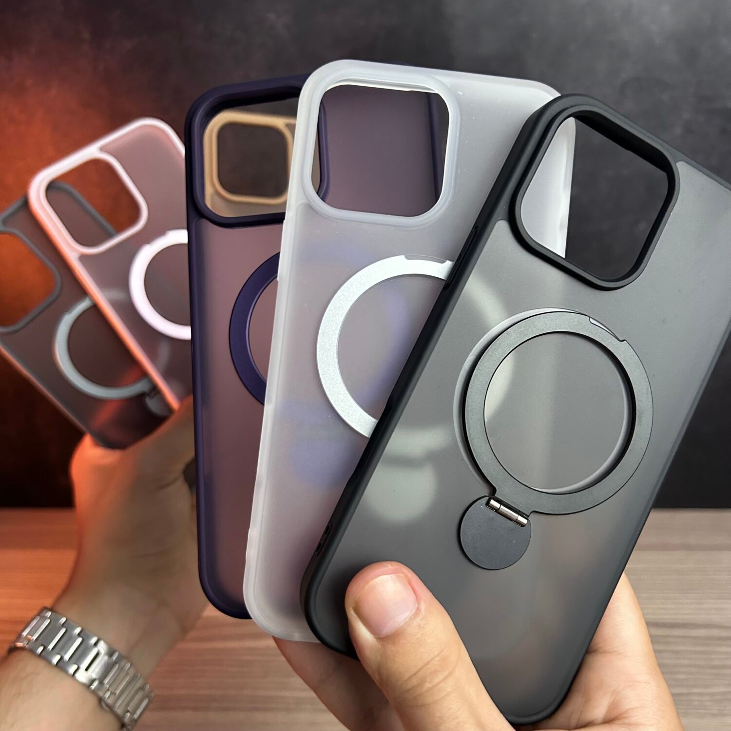 Photo 25-05-2026 3 40 20 PM iPhone 16 Pro Max - Coque Magnétique Transparente Mate avec Support Rotatif 360°