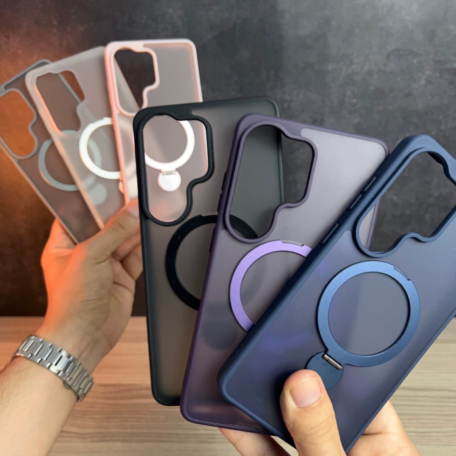 Photo 25-05-2026 3 47 47 PM Galaxy S26 Ultra - Coque Magnétique Transparente Mate avec Support Rotatif 360°
