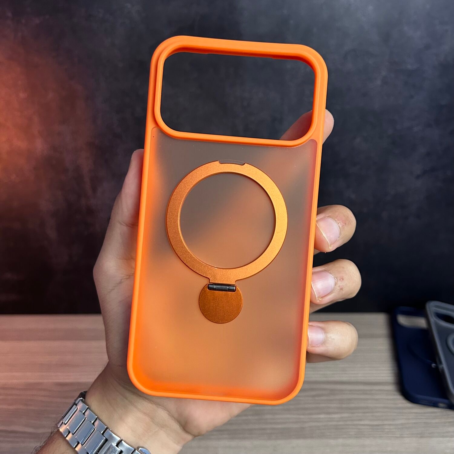 Photo 25-05-2026 3 58 33 PM iPhone 17 Pro Max - Coque Magnétique Transparente Mate avec Support Rotatif 360°