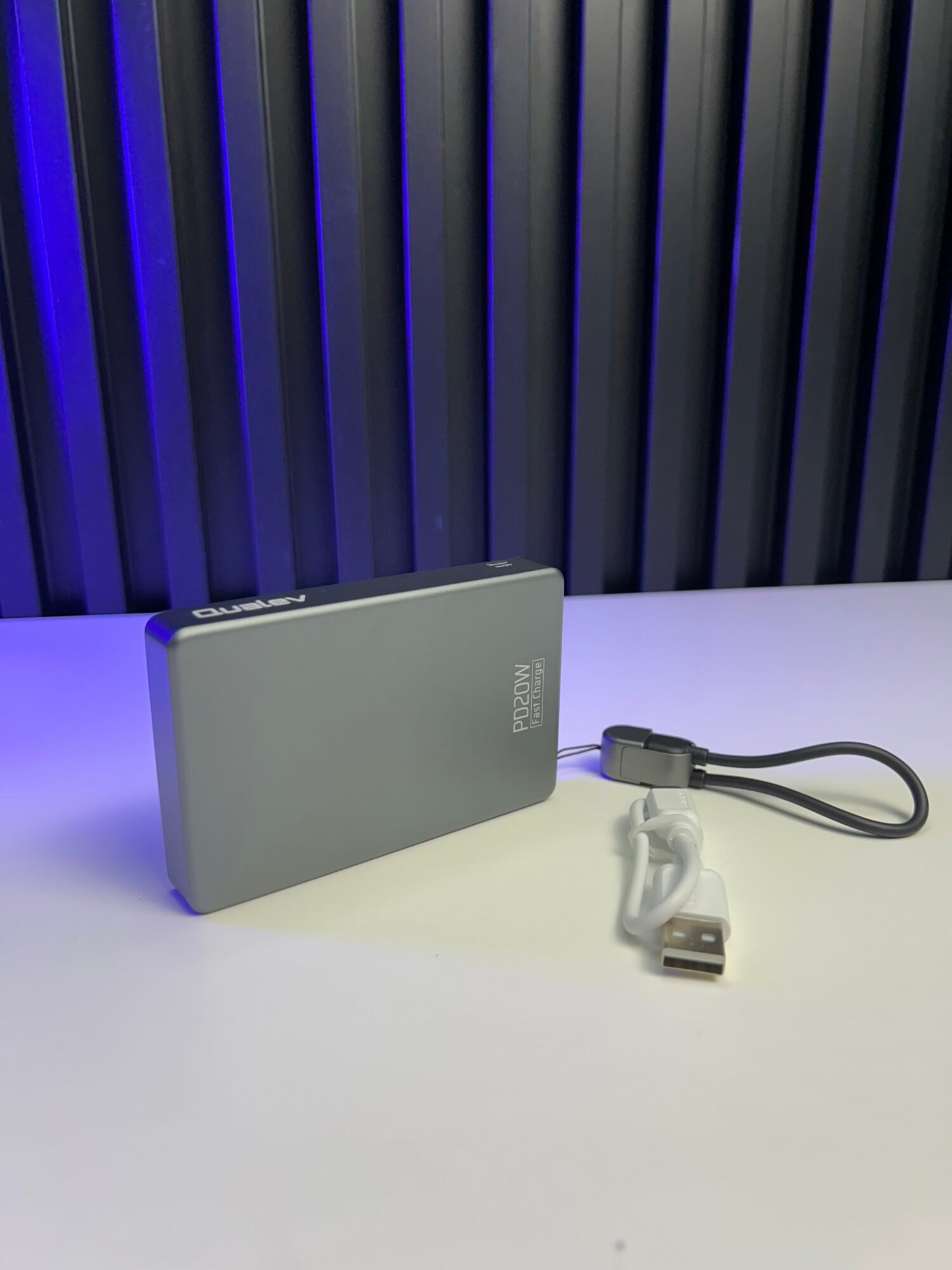 IMG_9765 PowerBank Qualev Hayperion 10000 mAh avec Recharge sans fil et Rapide