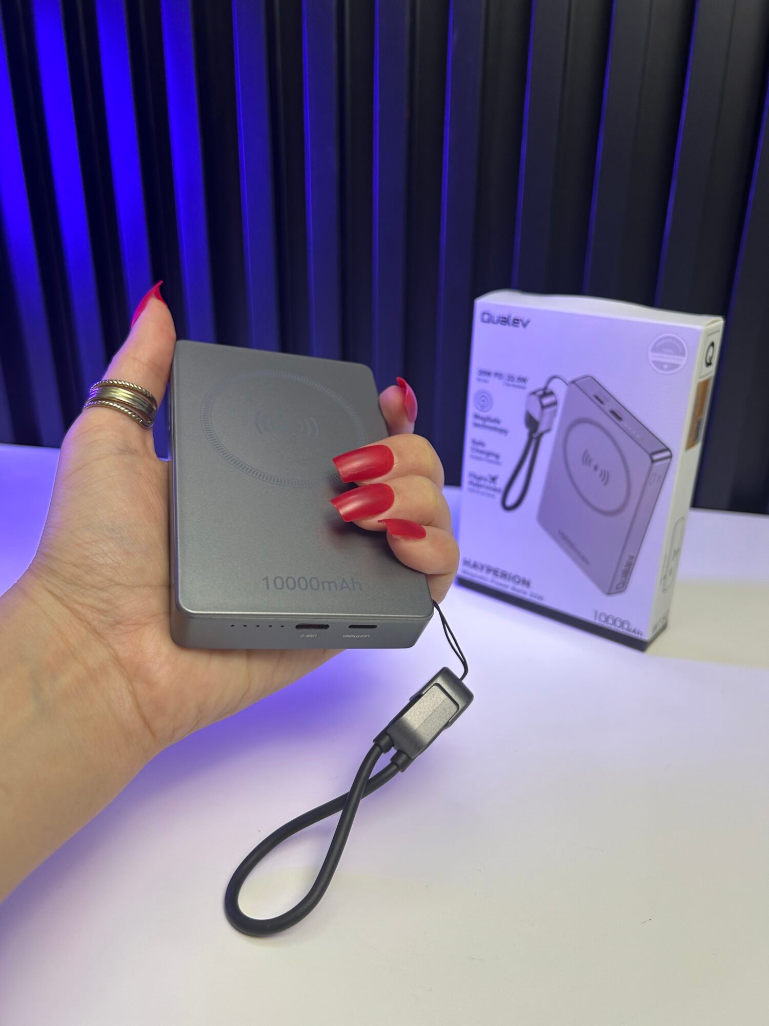 IMG_9771 PowerBank Qualev Hayperion 10000 mAh avec Recharge sans fil et Rapide