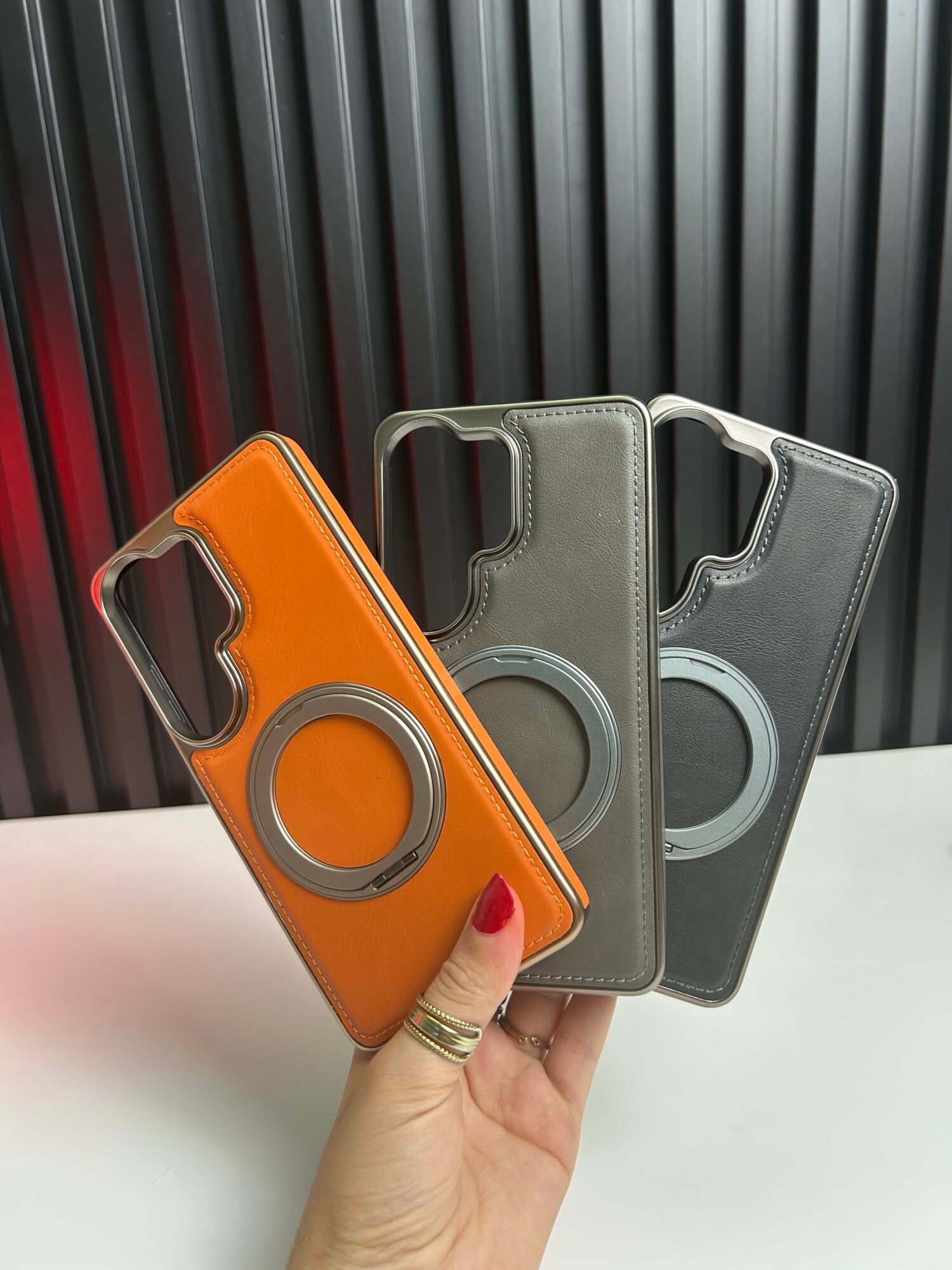 Photo 15-07-2026 11 50 45 AM Galaxy S26 Ultra - Coque Magnétique avec Support et Dos Effet Cuir