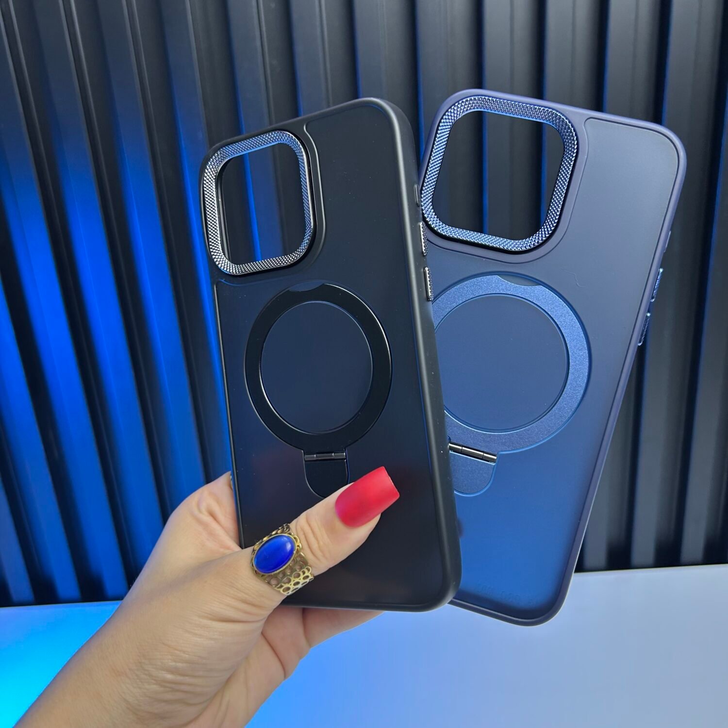 Photo 22-07-2026 10 27 05 AM iPhone 15 Pro Max - Coque Magnétique Dos Mat Fumé avec Support